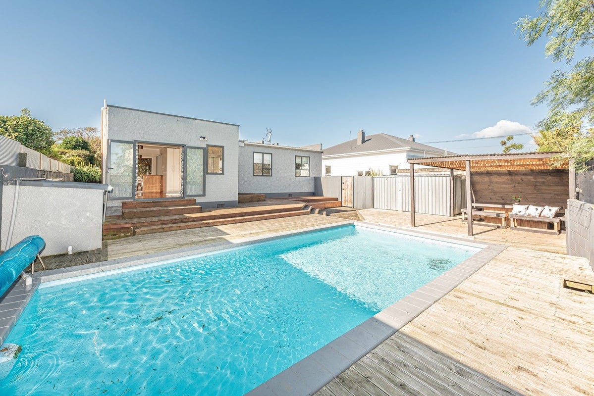 27 Caius Avenue, Gonville, Whanganui - Carousel 1