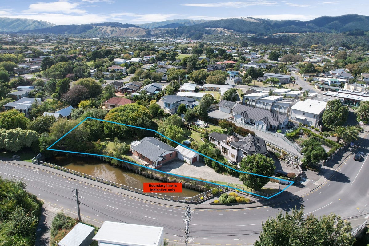 14 Matatua Road, Raumati Beach, Paraparaumu - Carousel 1