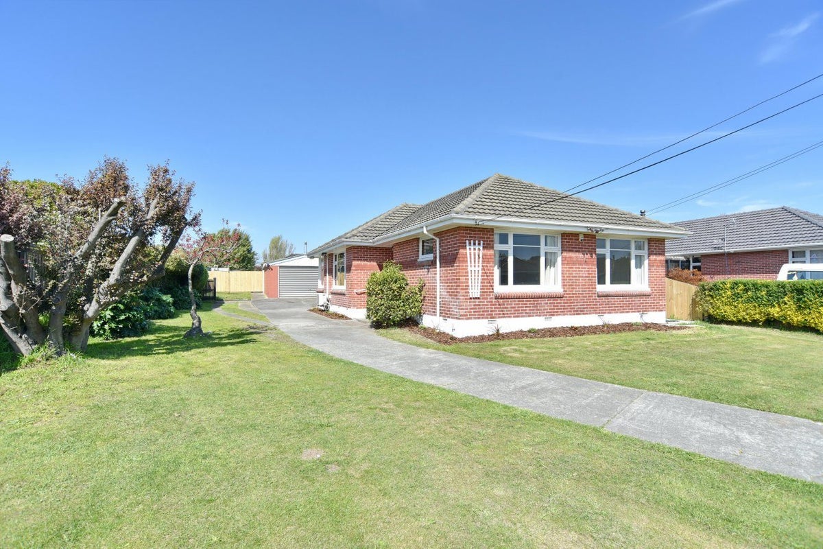 28 Wimborne Crescent, Aranui, Christchurch - Carousel 1