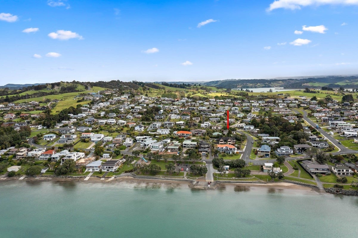 28 Deerness Crescent, Algies Bay, Warkworth - Carousel 1