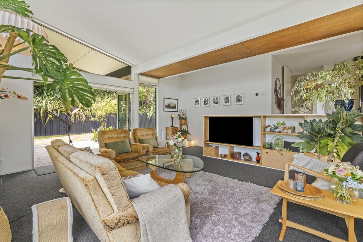 94 Sidlaw Street, Strathmore Park, Wellington - Carousel 2