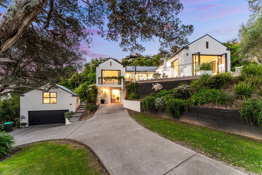 10 Zita Avenue, Matakatia Bay, Rodney, Auckland - Carousel 1
