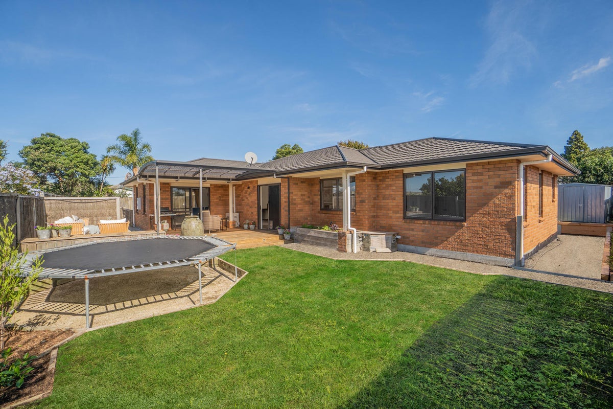 65A Willerton Avenue, New Lynn, Auckland - Carousel 1