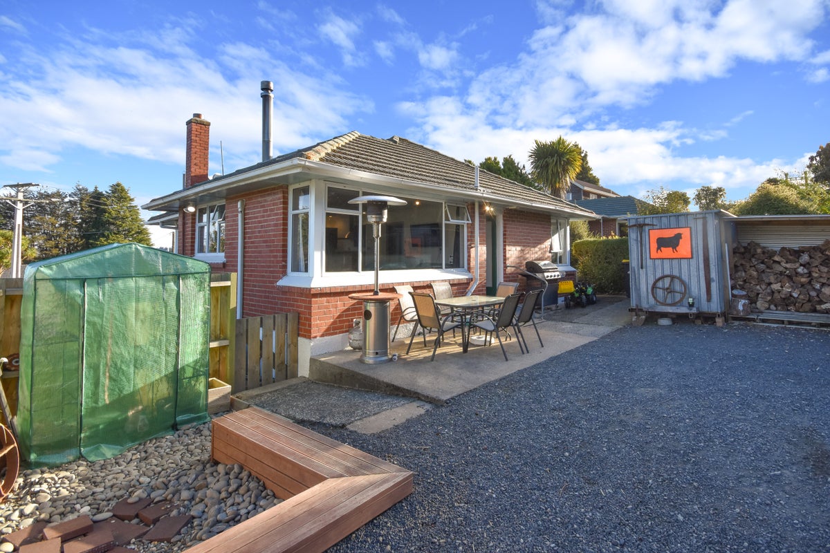 7 Fenwick Street, Halfway Bush, Dunedin - Carousel 1