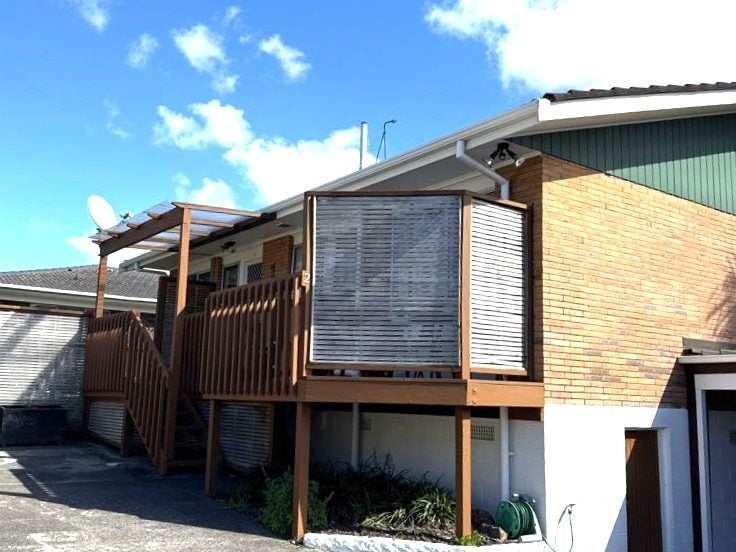 2/32 Miltonia Avenue, Te Atatu South, Auckland - Carousel 1