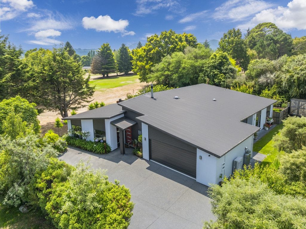 7 Bodes Lane, Kinloch, Taupo - Carousel 1