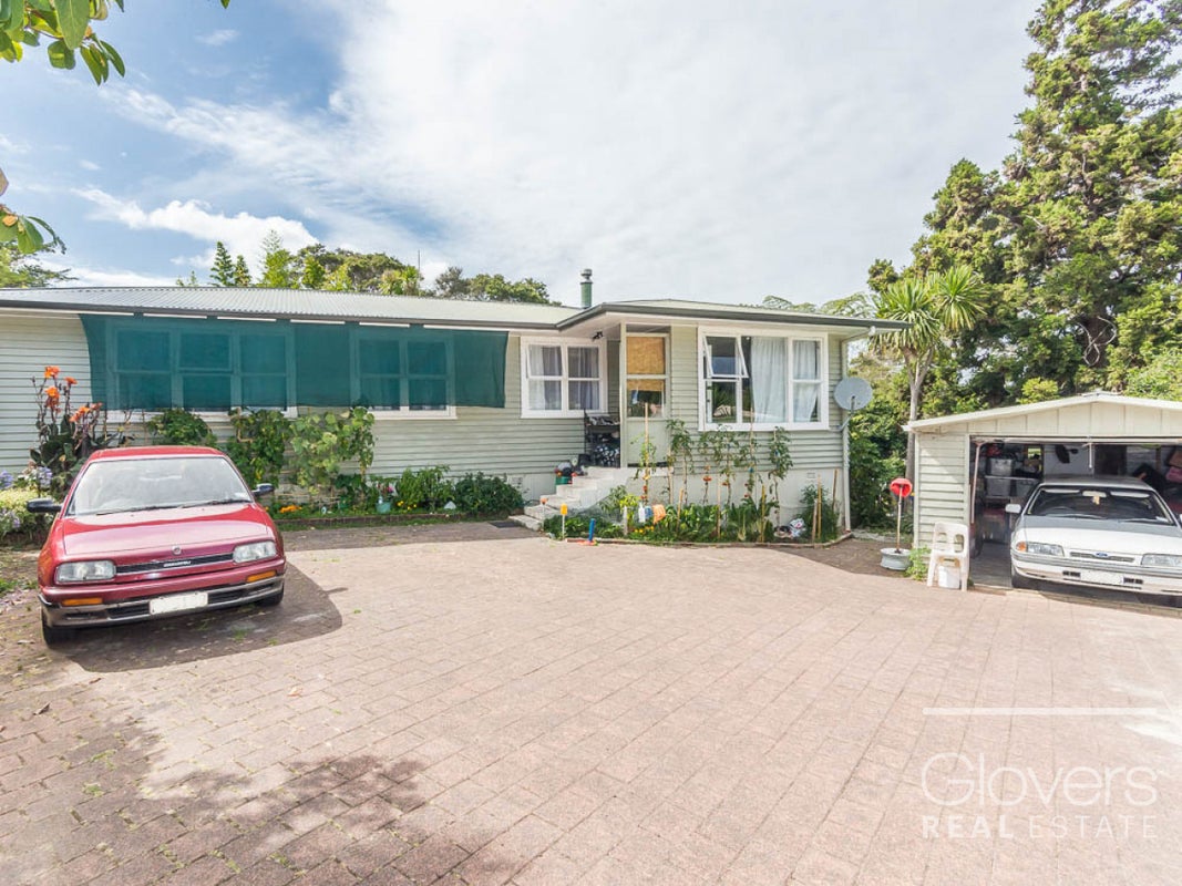 38 Lantana Road, Green Bay, Auckland - Carousel 1