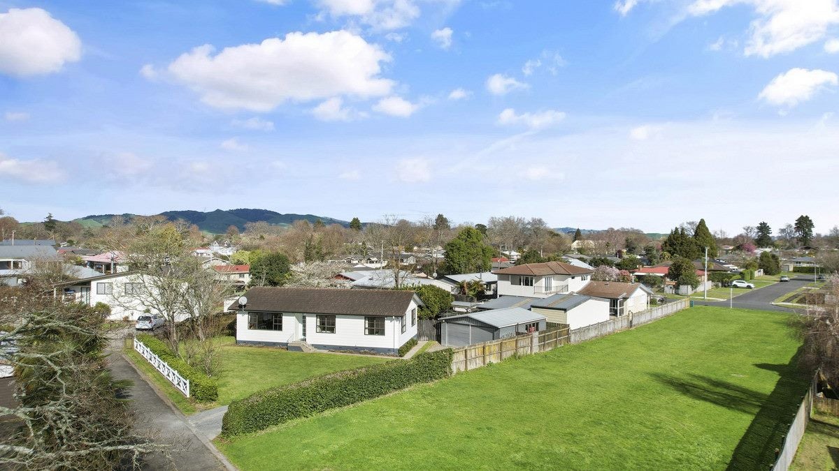 14 Sargeson Place, Leamington, Cambridge - Carousel 1
