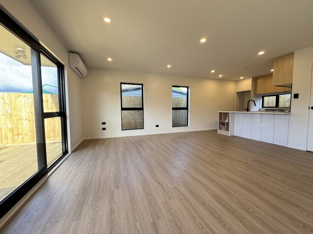 12 Hamlin Road, Mount Wellington, Auckland - Carousel 1