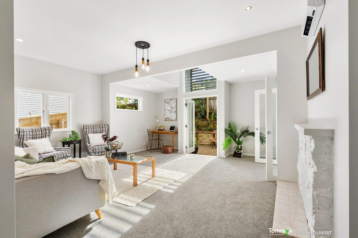 37 Ironside Road, Johnsonville, Wellington - Carousel 2