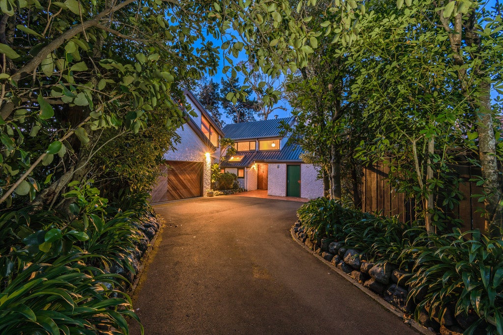 36 Clifton Terrace, Fitzherbert, Palmerston North - Carousel 1