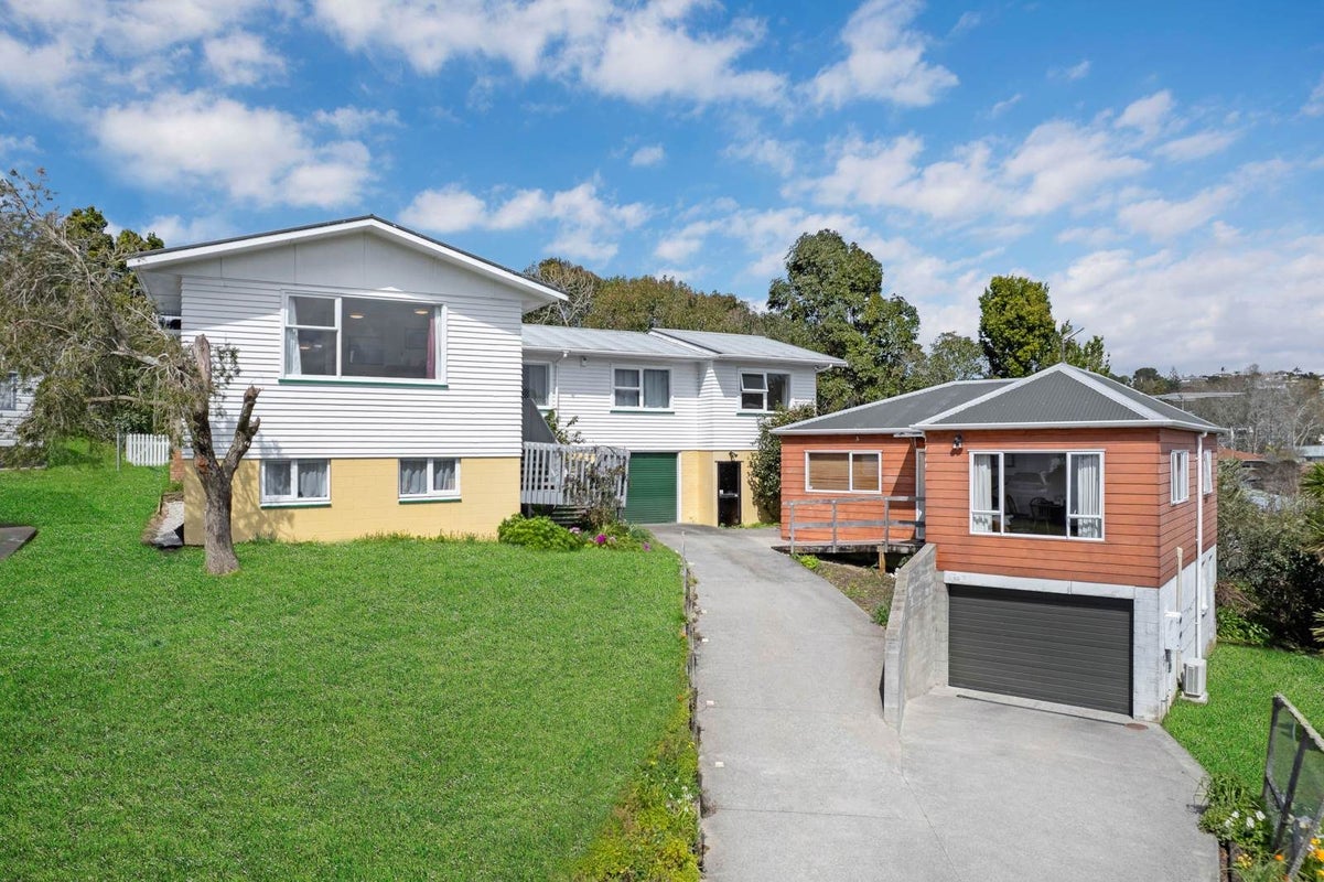 20 Wykeham Place, Glenfield, Auckland - Carousel 1