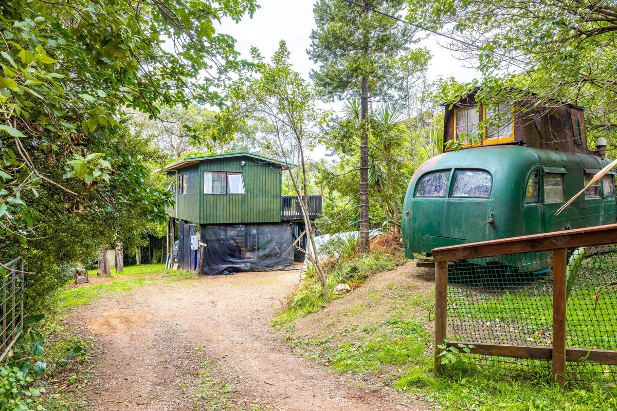 95 Glen Brook Road, Omiha, Waiheke Island - Carousel 1