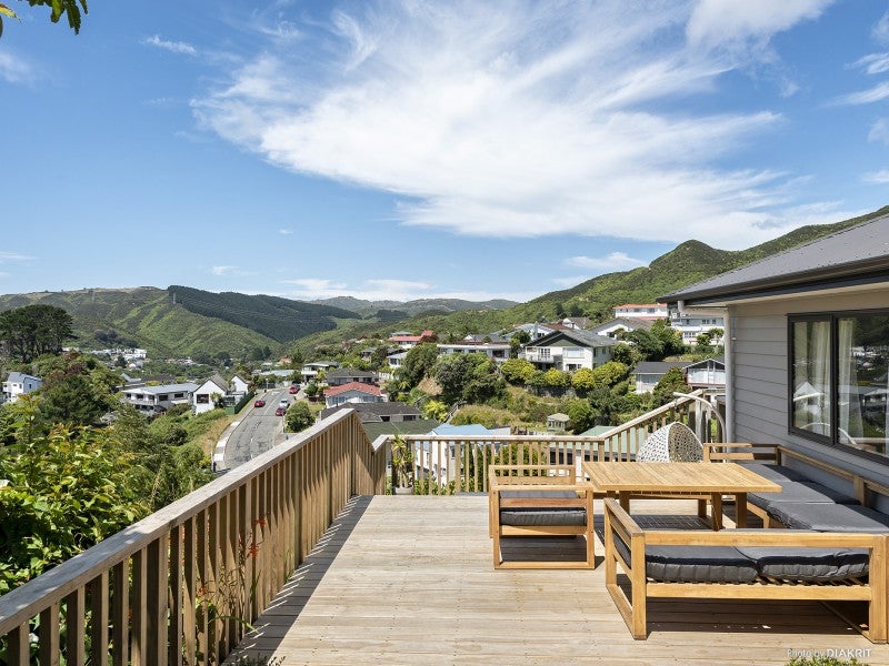 10A Buxton Avenue, Karori, Wellington - Carousel 2