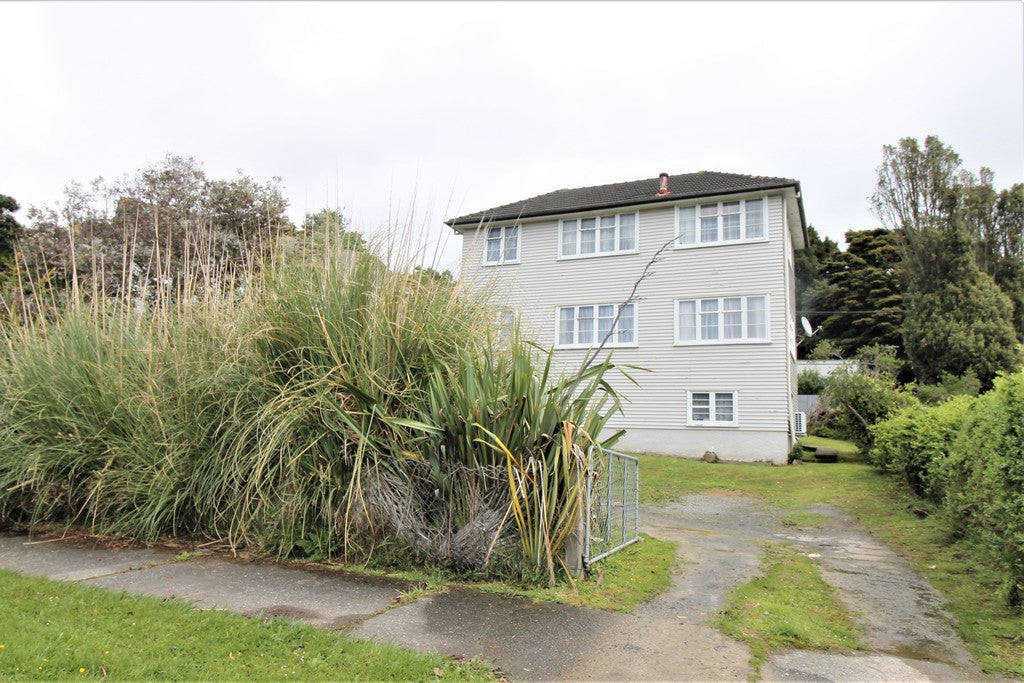 74 Mungavin Avenue, Ranui, Porirua - Carousel 2