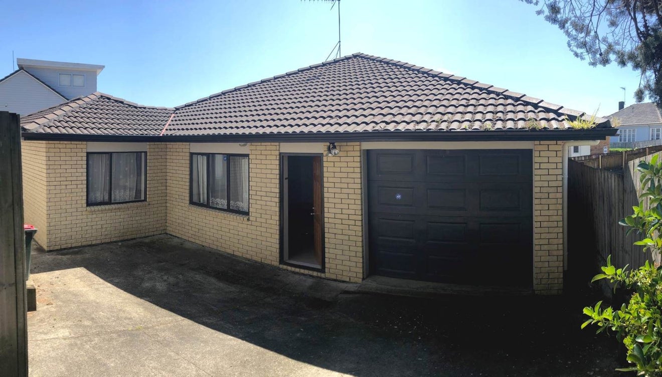 15 Sanft Avenue, Mount Roskill, Auckland - Carousel 2