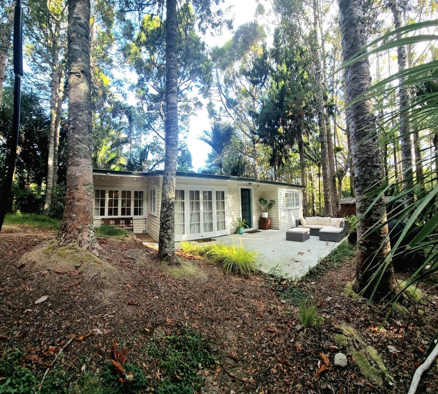 57 Otitori Bay Road, Titirangi, Auckland - Carousel 1