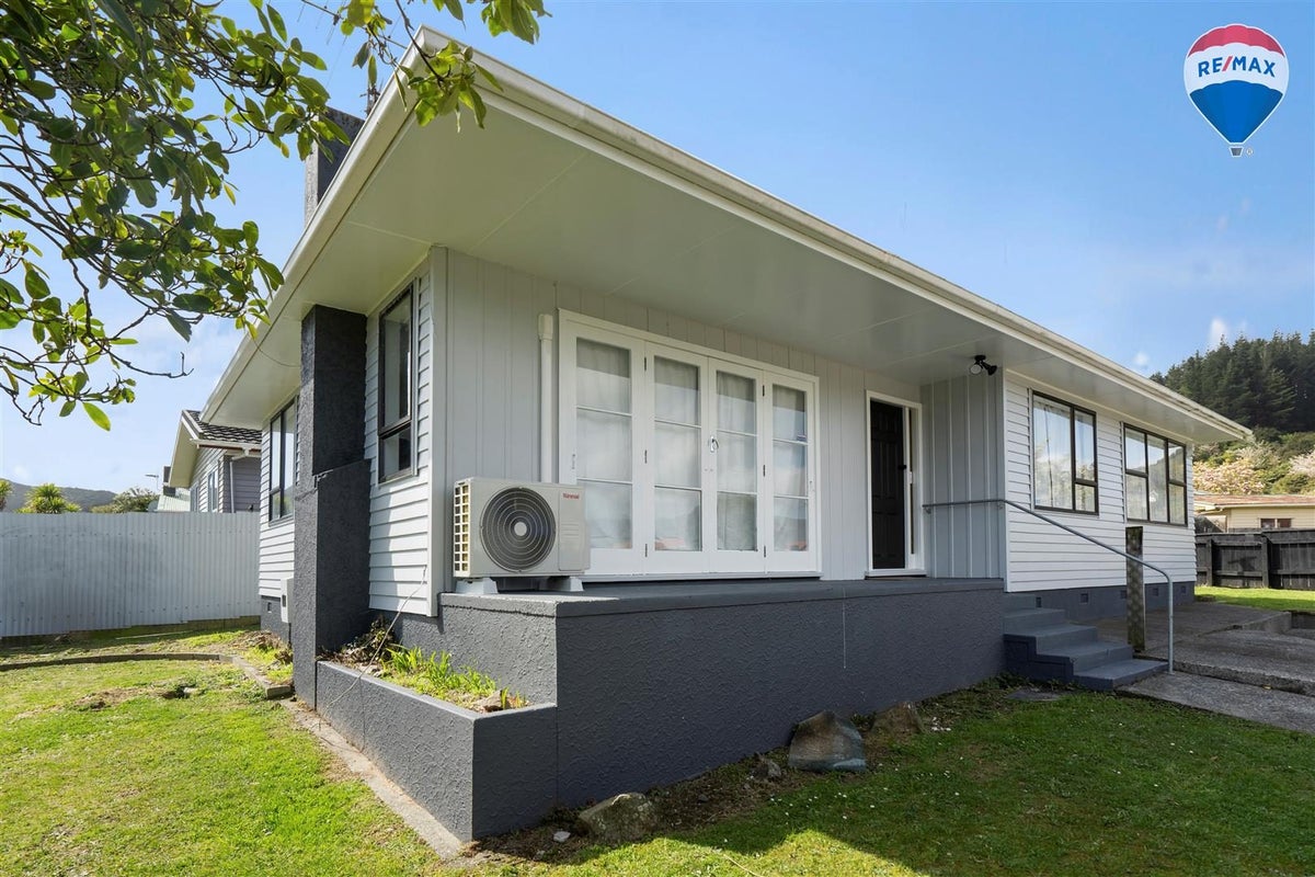 8 Meremere Street, Wainuiomata, Lower Hutt - Carousel 2
