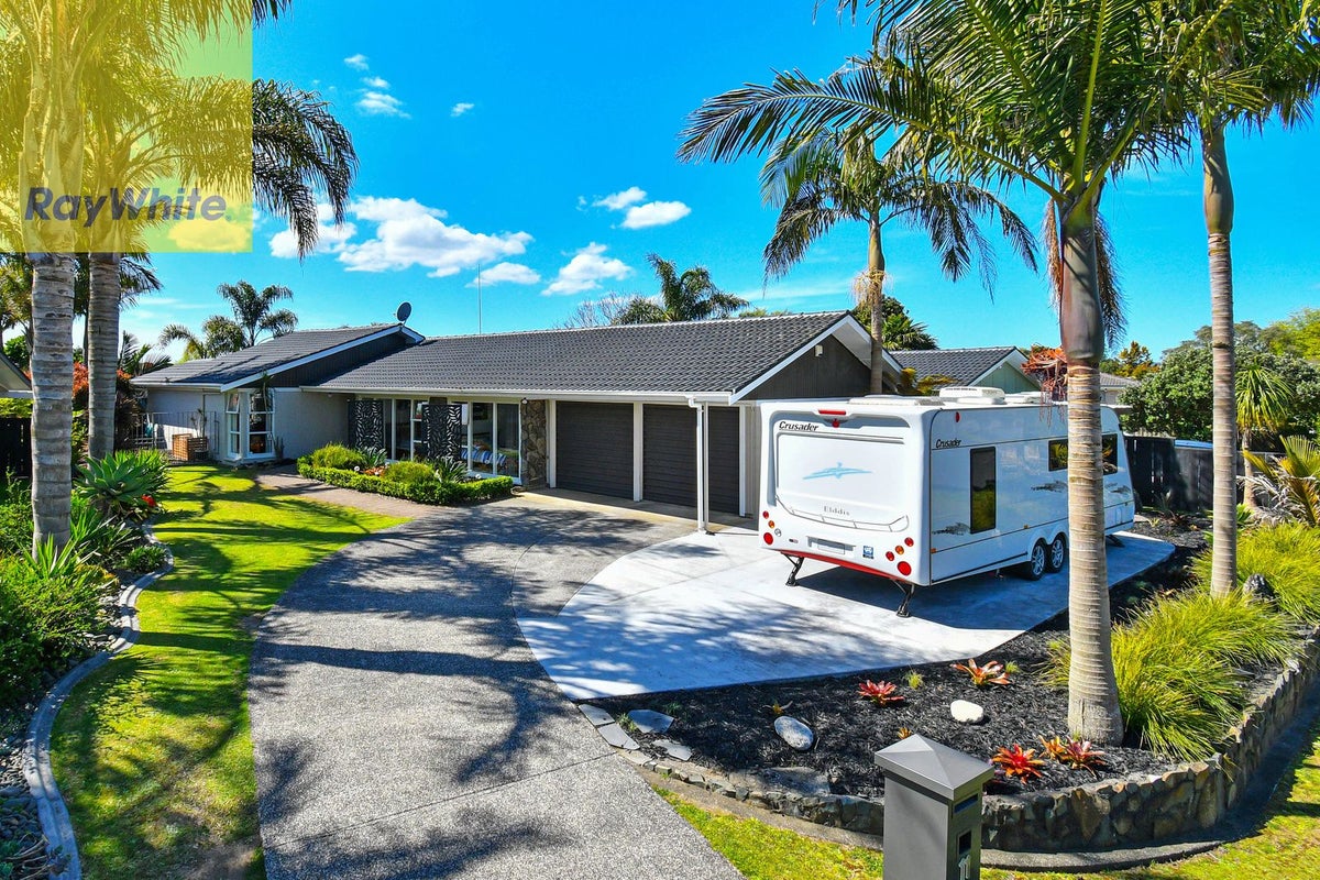 11 Barnhill Crescent, Pahurehure, Papakura - Carousel 1