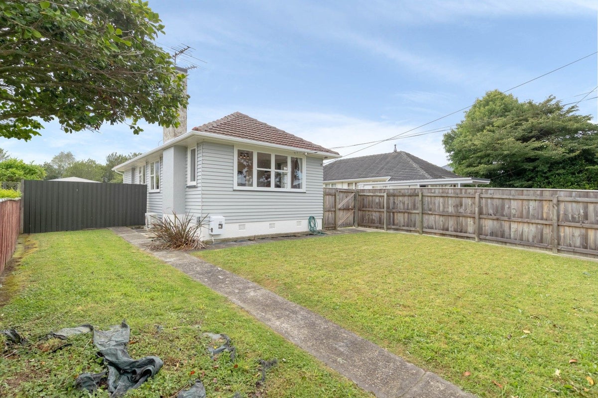 50 Clyma Street, Elderslea, Upper Hutt - Carousel 2