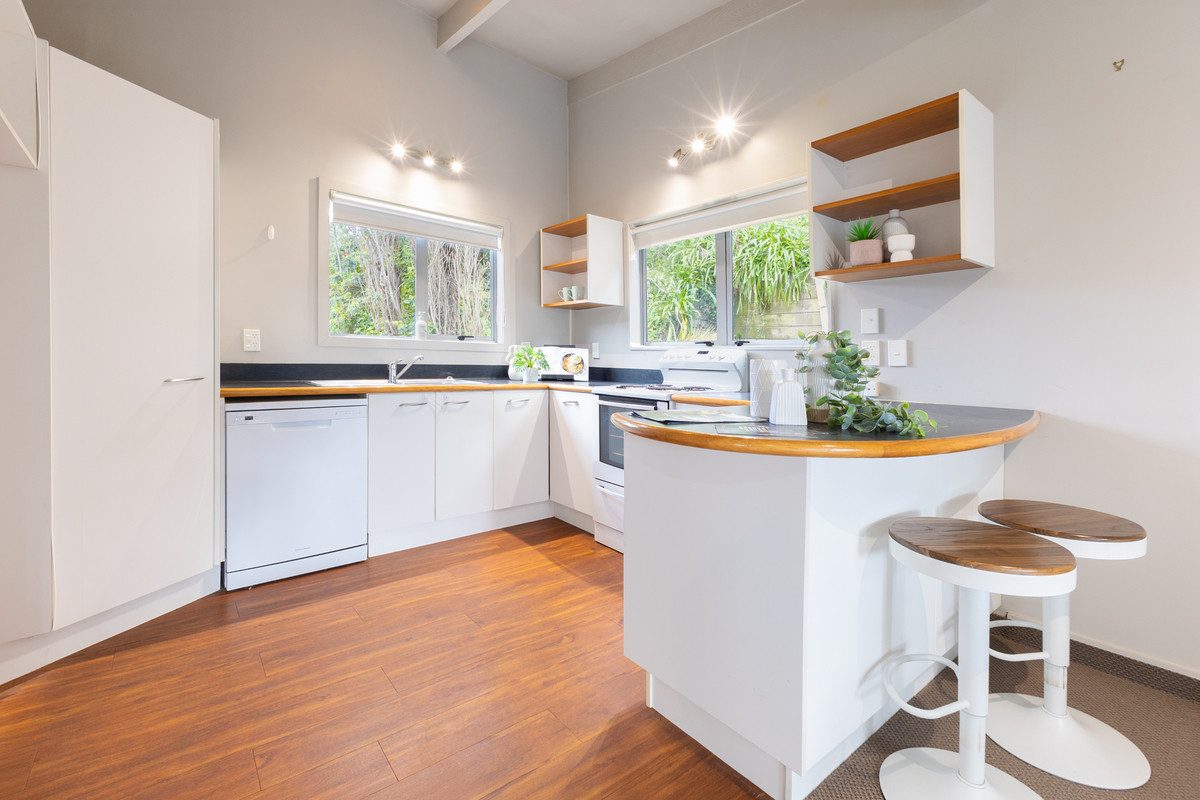 6 Menin Road, Raumati South, Kapiti Coast, Wellington - Carousel 2
