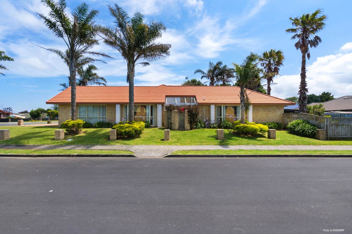 6 Brookesmith Drive, Waiuku, Waiuku - Carousel 1