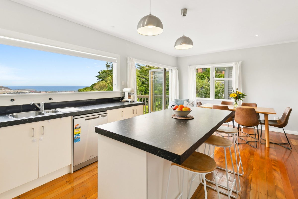 66 Marewa Road, Hataitai, Wellington - Carousel 2