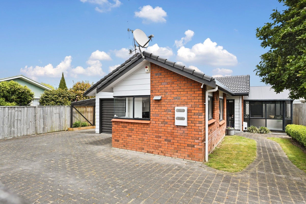 5A Bolmuir Road, Forest Lake, Hamilton - Carousel 1