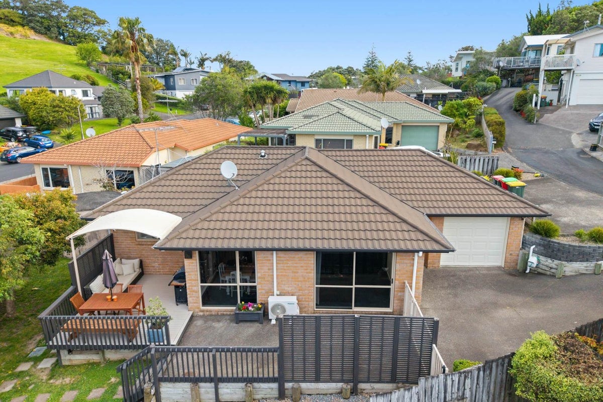 17 Kestrel Heights, Arkles Bay, Whangaparaoa - Carousel 1