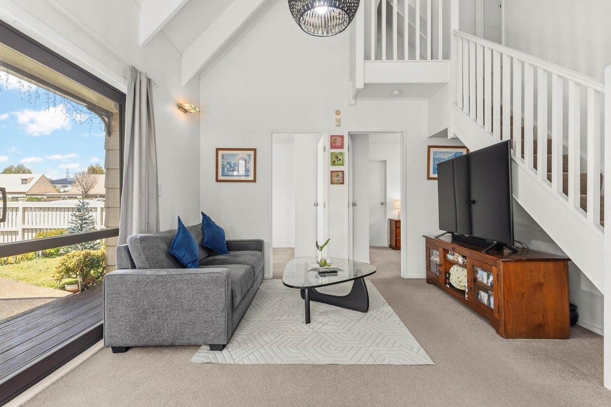 6/58 Manuroa Road, Takanini, Auckland - Carousel 2