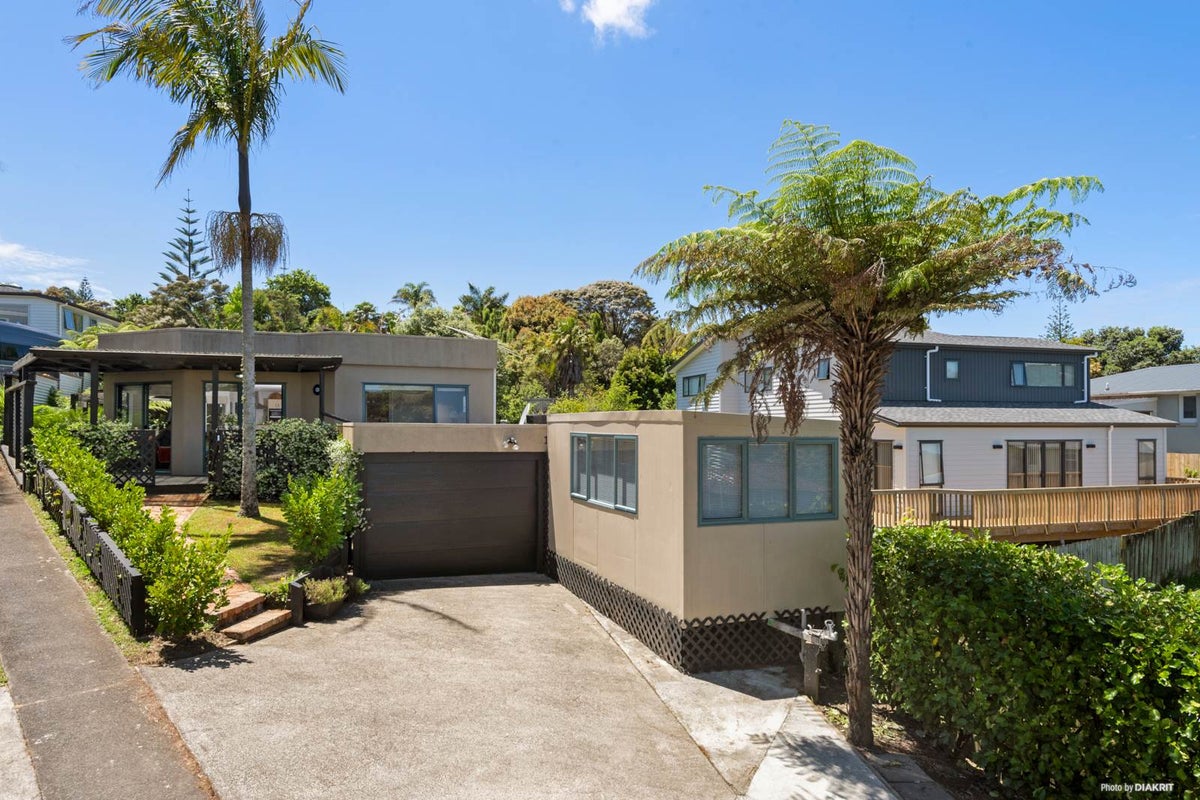 114A Captain Scott Road, Glen Eden, Auckland - Carousel 1