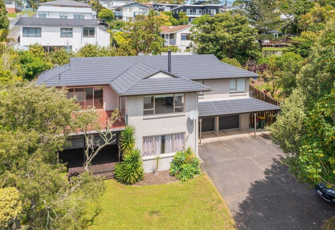 84 Newhaven Terrace, Mairangi Bay, Auckland - Carousel 1