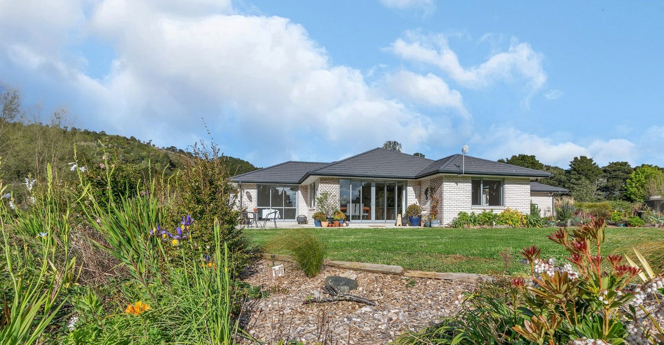 9 Crawford Road, Whangarei - Carousel 1