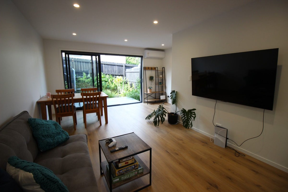 1C Stott Avenue, Birkdale, Auckland - Carousel 2