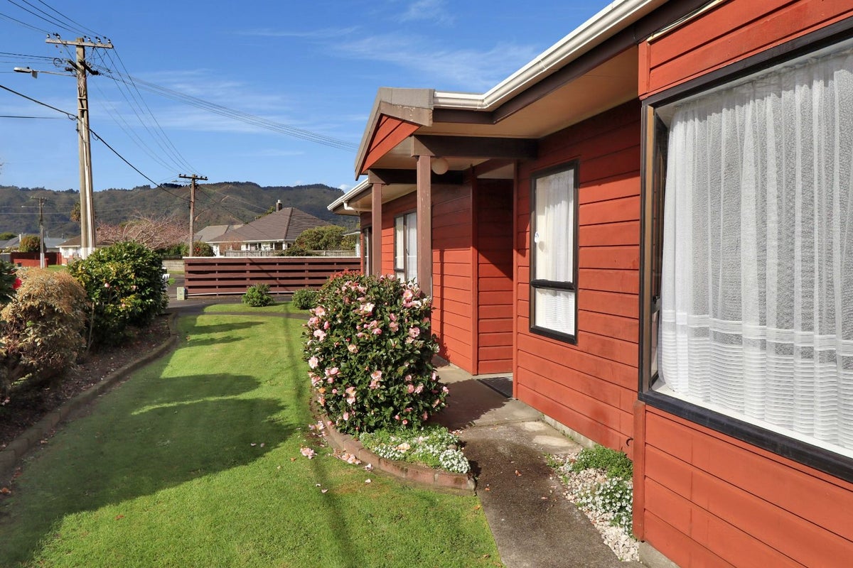 1/2 Cottle Street, Avalon, Lower Hutt - Carousel 2