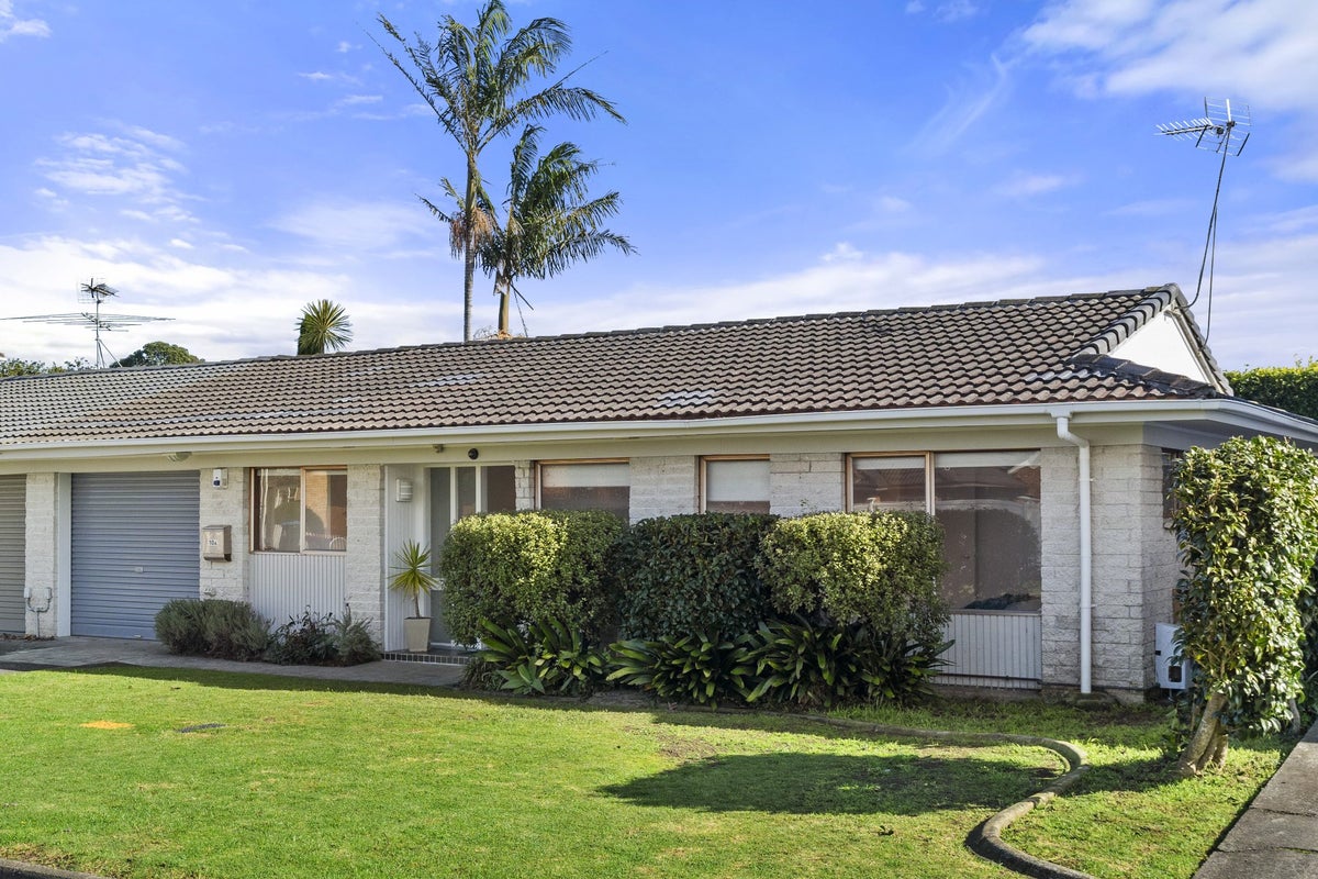 10A Ngatiawa Street, One Tree Hill, Auckland - Carousel 1