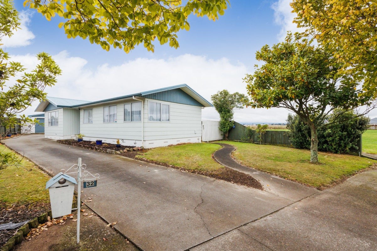 32 Leander Place, Milson, Palmerston North - Carousel 1