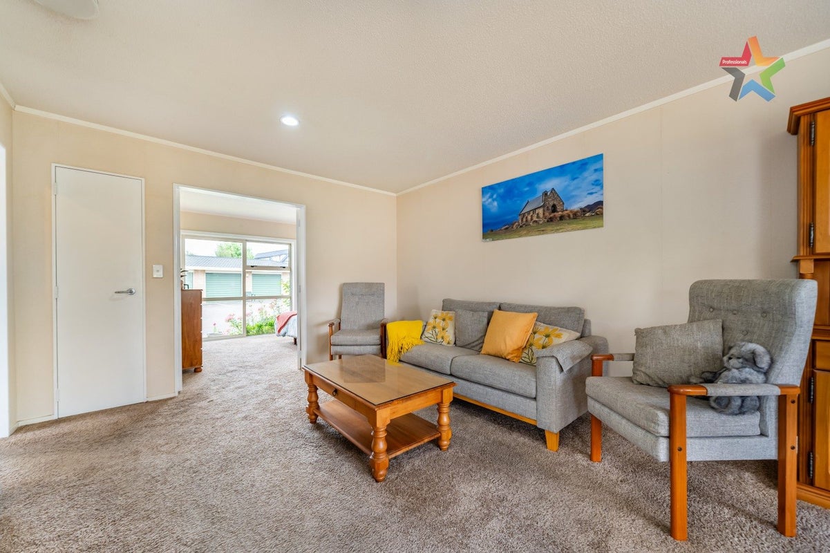 39/17 JOHN ST, TRENTHAM, UPPER HUTT - Carousel 2