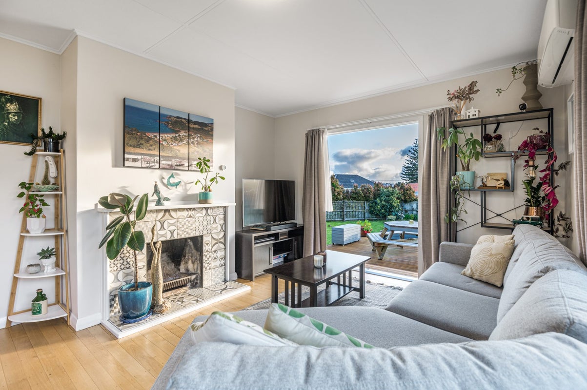 23 Coates Crescent, Panmure, Auckland - Carousel 2