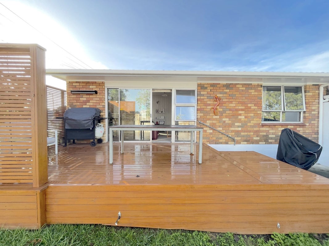 1/18 Arawa Street, New Lynn, Auckland - Carousel 1