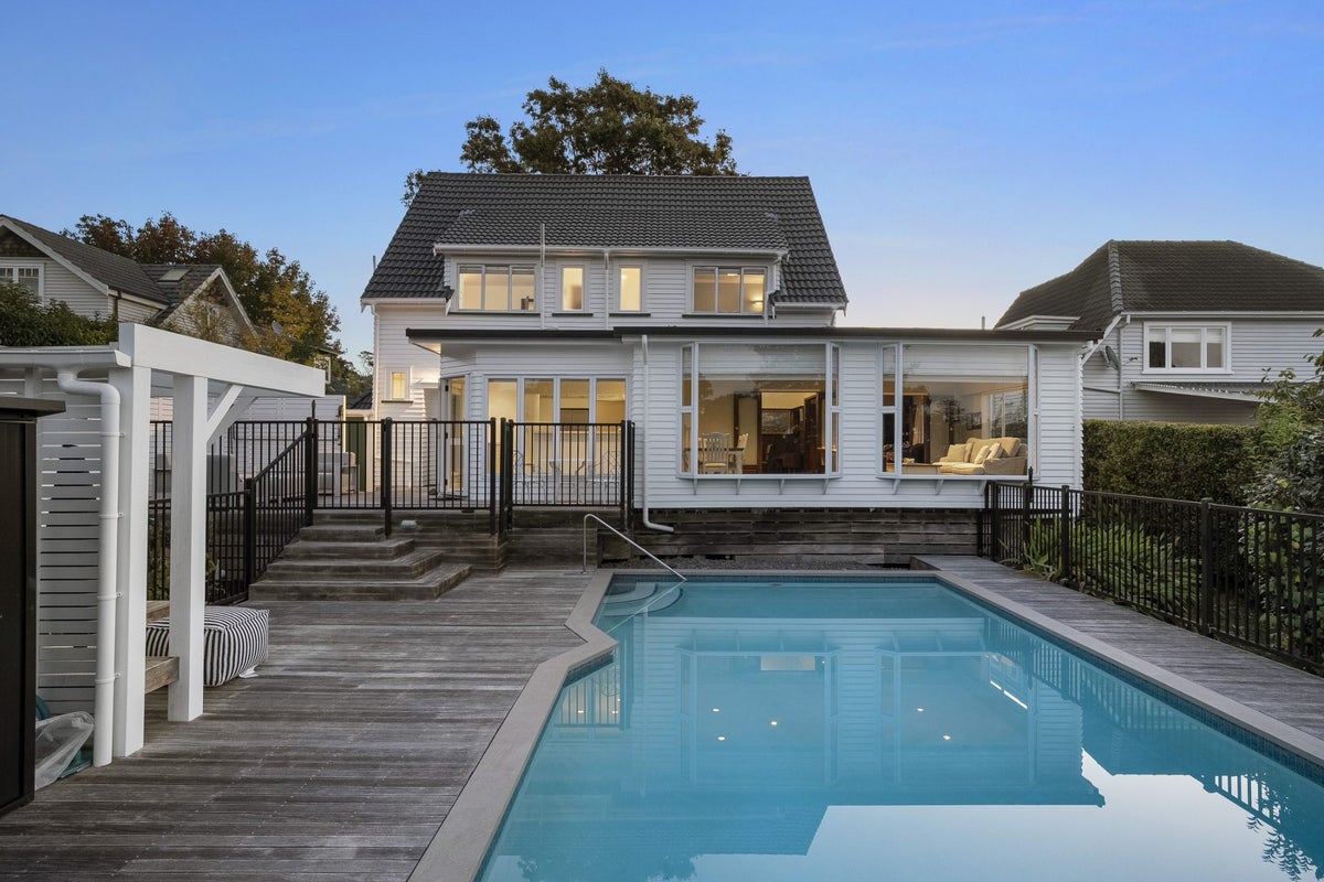 29 Parkside Street, St Heliers, Auckland - Carousel 2