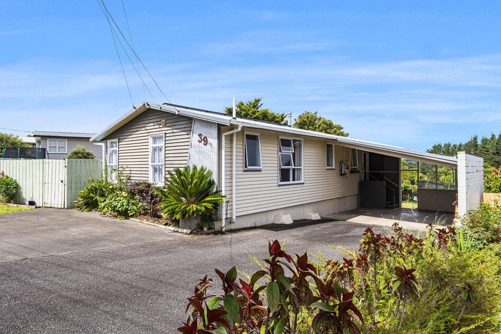 39 Fisher Terrace, Kamo, Whangarei - Carousel 22