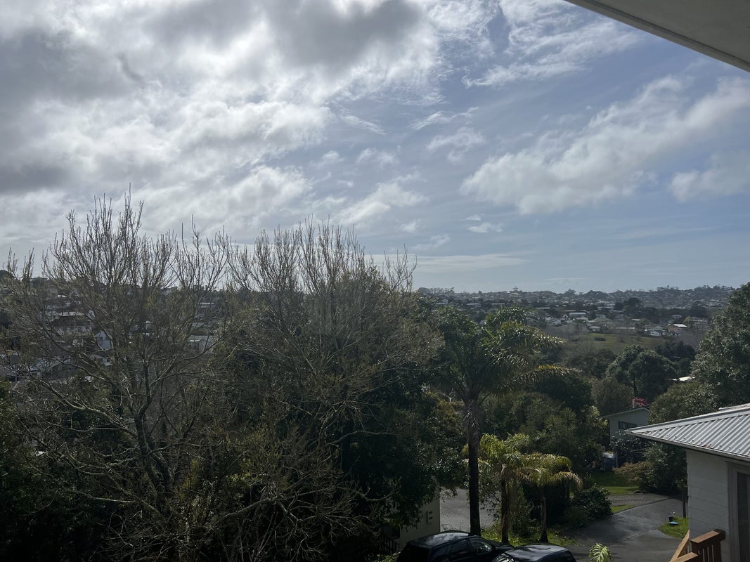 7 Trias Road, Totara Vale, Auckland - Carousel 2
