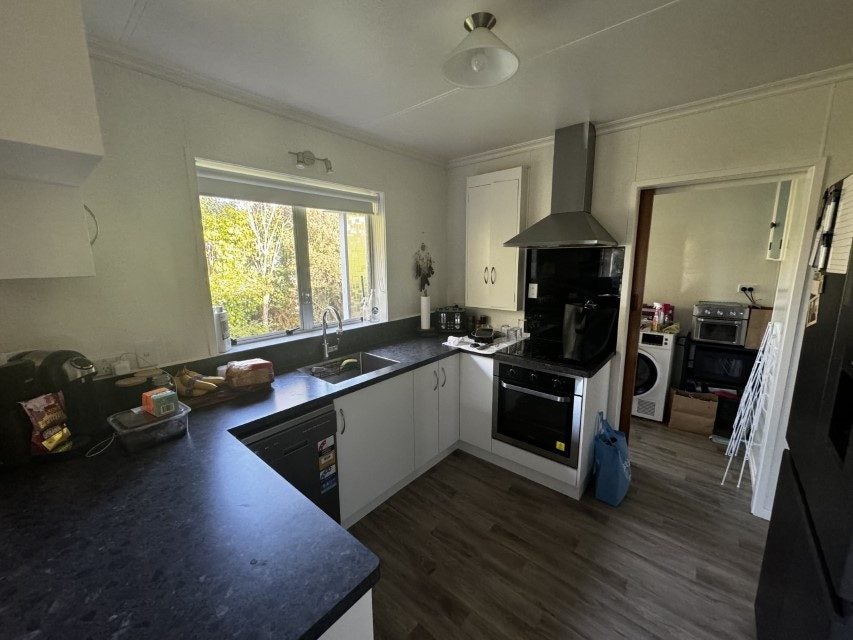 2 Kauri Street, Merrilands, New Plymouth - Carousel 2
