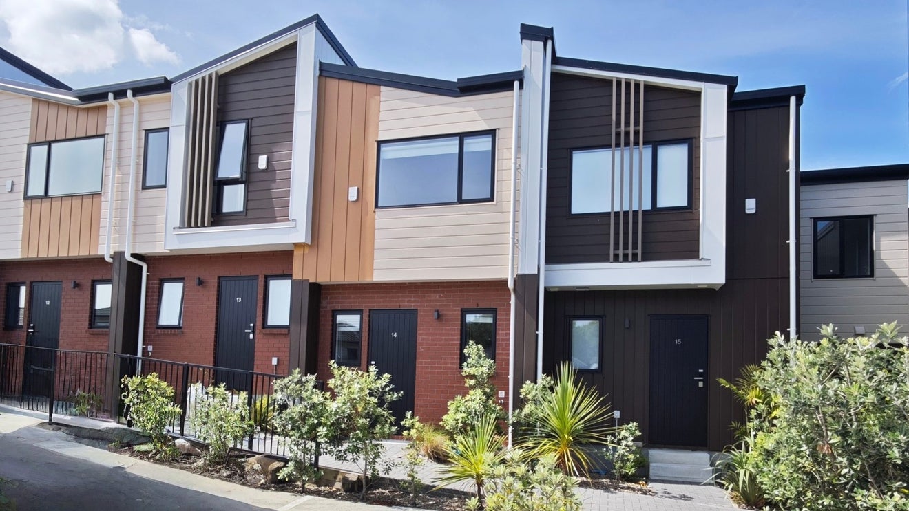 14/26 Springvale Drive, Fairview Heights, Auckland - Carousel 1