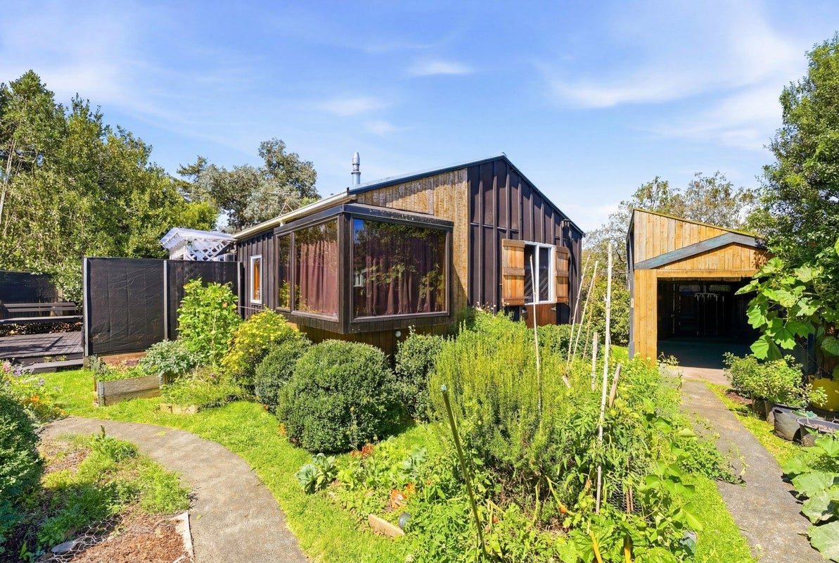 4A Arran Place, Aramoho, Whanganui - Carousel 2