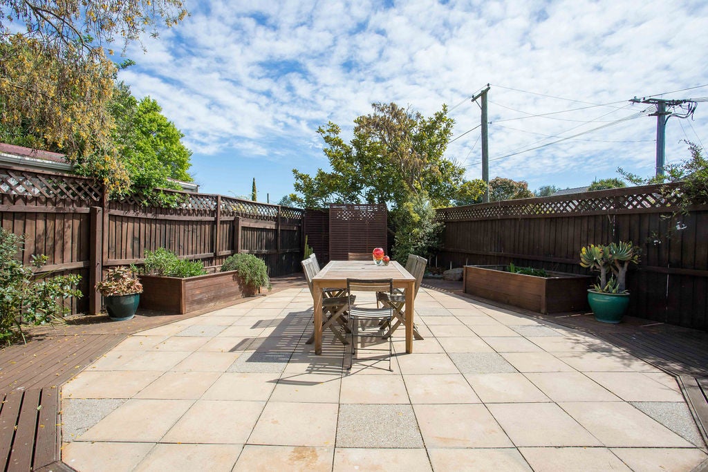 1 Merton Place, Bryndwr, Christchurch - Carousel 25