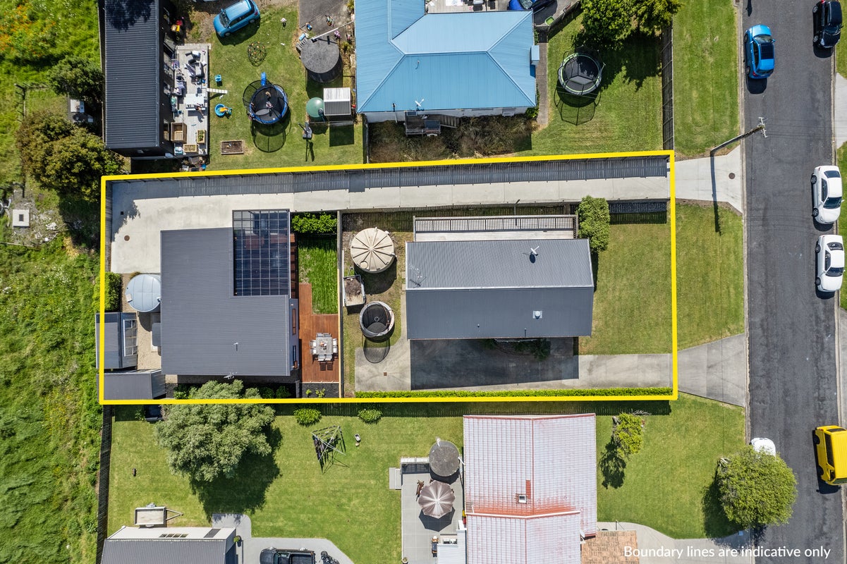 8 Karaka Road, Beachlands, Auckland - Carousel 1