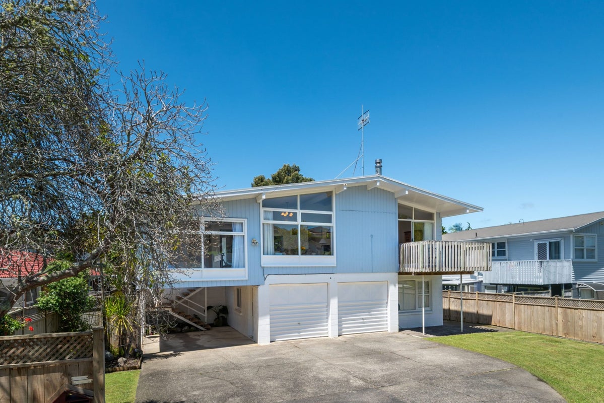 16 Keldale Place, Forrest Hill, Auckland - Carousel 2