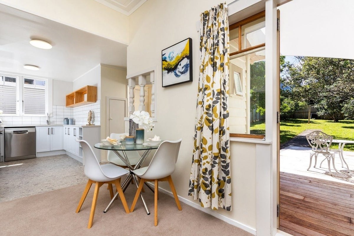 7 Edgars Road, Westmere, Auckland - Carousel 1